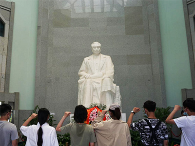 周恩來總理的自我改造觀 活到老，學到老，改造到老